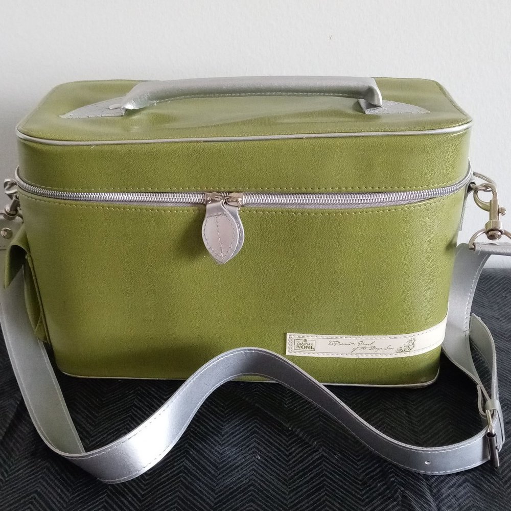 Tahitian Noni Olive Green Travel Bag - Picture 16 of 16